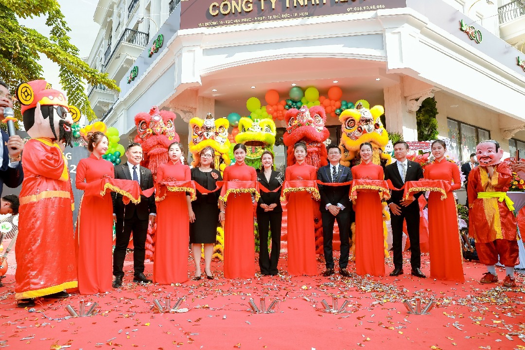 mua-lan-khai-truong-gia-re.jpg